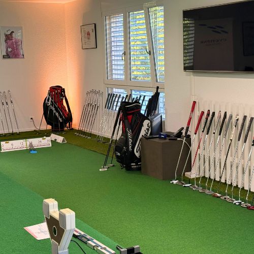 sam-ambassador-tom-ritsch-putting-studio